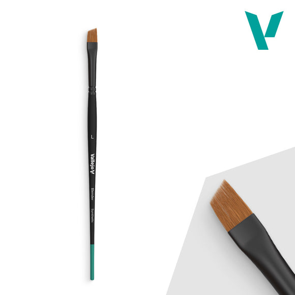 Two makeup brushes with black handles and brown bristles on a white background, featuring the VilaVily brand.